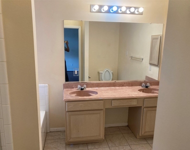 13659 Bonilla Lane - Photo Thumbnail 12