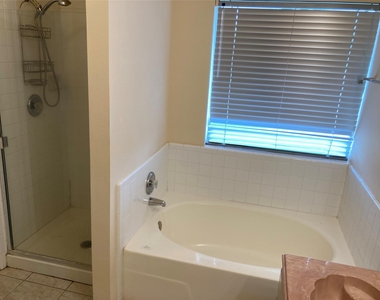 13659 Bonilla Lane - Photo Thumbnail 11
