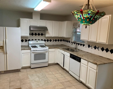 13659 Bonilla Lane - Photo Thumbnail 3