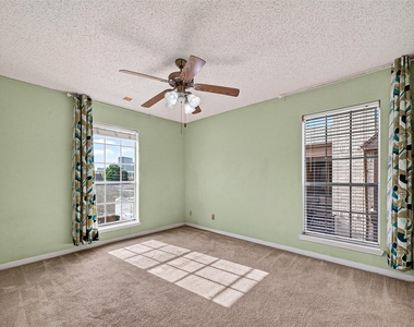 2121 Hepburn Street - Photo Thumbnail 13