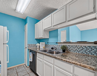 2121 Hepburn Street - Photo Thumbnail 11
