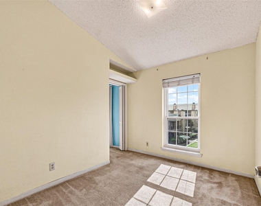 2121 Hepburn Street - Photo Thumbnail 25