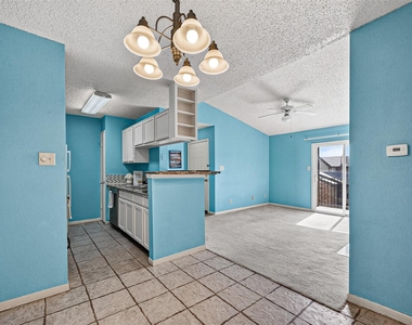 2121 Hepburn Street - Photo Thumbnail 9