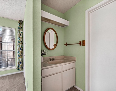 2121 Hepburn Street - Photo Thumbnail 19