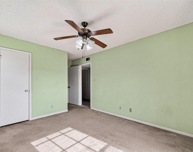 2121 Hepburn Street - Photo Thumbnail 16