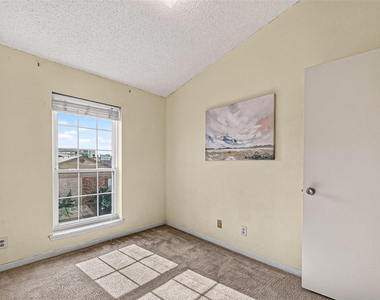 2121 Hepburn Street - Photo Thumbnail 22