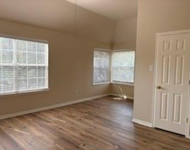 12823 Glorywhite Court - Photo Thumbnail 6