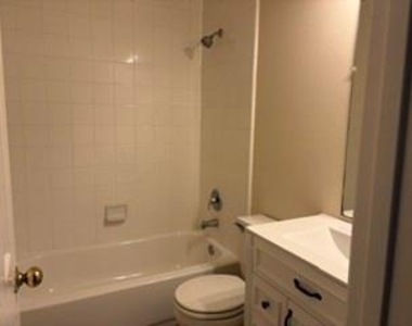 12823 Glorywhite Court - Photo Thumbnail 11