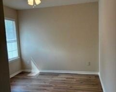 12823 Glorywhite Court - Photo Thumbnail 7