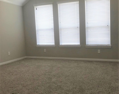 4731 Misty Ranch Drive - Photo Thumbnail 12