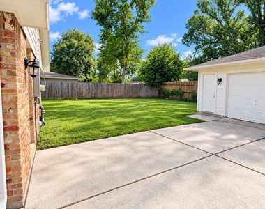 8215 Leader Street - Photo Thumbnail 22