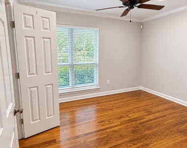 8215 Leader Street - Photo Thumbnail 7