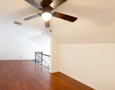 15102 Sheffield Terrace - Photo Thumbnail 10