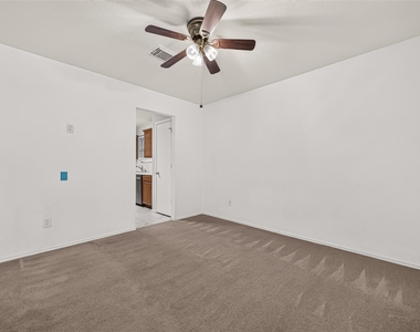 10902 Primrose Acres Lane - Photo Thumbnail 5