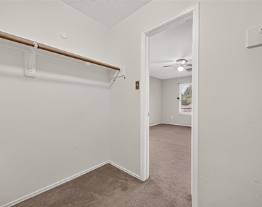 10902 Primrose Acres Lane - Photo Thumbnail 31