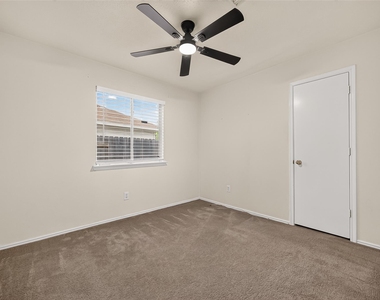 10902 Primrose Acres Lane - Photo Thumbnail 22