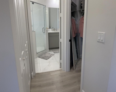 8863 Madrid Circle - Photo Thumbnail 23