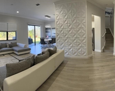 8863 Madrid Circle - Photo Thumbnail 3