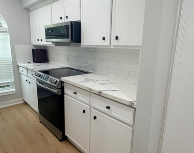 11002 Hammerly Boulevard - Photo Thumbnail 4