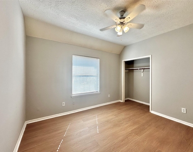 1610 Parkview Lane - Photo Thumbnail 25