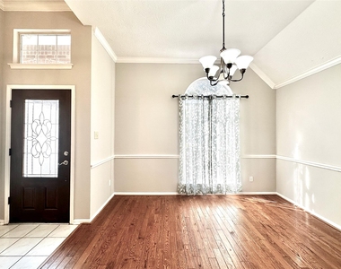 1610 Parkview Lane - Photo Thumbnail 2