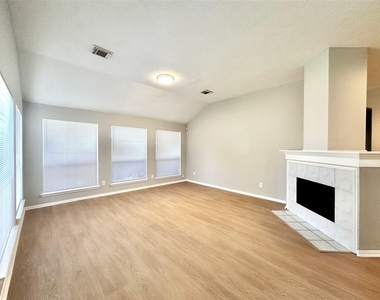 1610 Parkview Lane - Photo Thumbnail 10