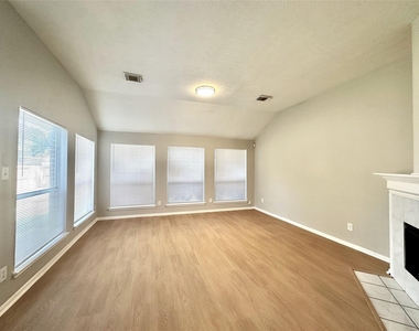 1610 Parkview Lane - Photo Thumbnail 11
