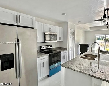 4616 15th Street Sw - Photo Thumbnail 2