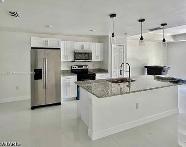 4616 15th Street Sw - Photo Thumbnail 1