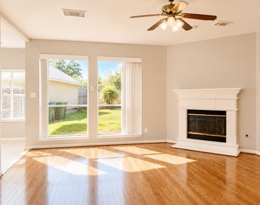 2438 Weatherford Drive - Photo Thumbnail 8