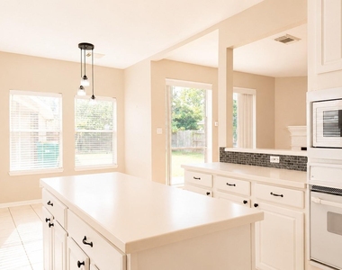 2438 Weatherford Drive - Photo Thumbnail 15