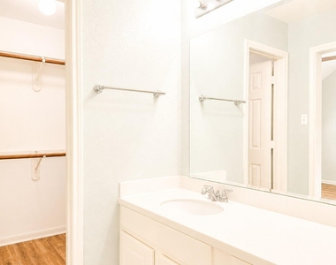 2438 Weatherford Drive - Photo Thumbnail 34