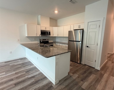 4509 21st Street Sw - Photo Thumbnail 8