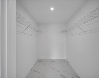 961 Gleason Street - Photo Thumbnail 6