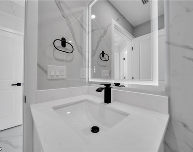 961 Gleason Street - Photo Thumbnail 8