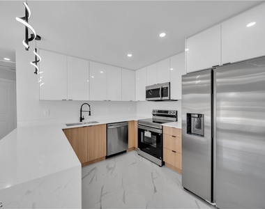 961 Gleason Street - Photo Thumbnail 2