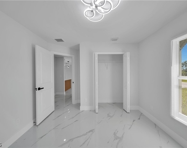 961 Gleason Street - Photo Thumbnail 4