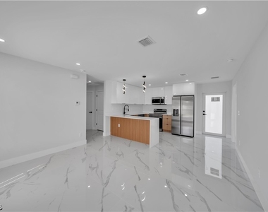 961 Gleason Street - Photo Thumbnail 1