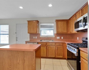 17922 Mission Bluff Lane - Photo Thumbnail 5