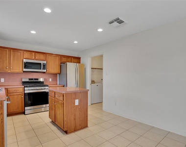 17922 Mission Bluff Lane - Photo Thumbnail 4