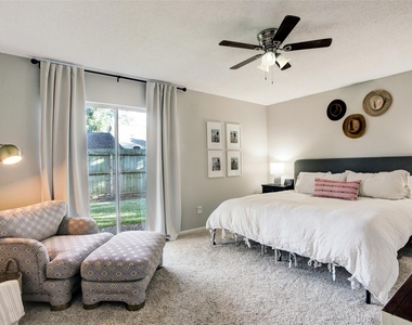 1034 Montour Drive - Photo Thumbnail 10