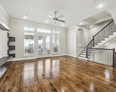 256 W 28th Street - Photo Thumbnail 6
