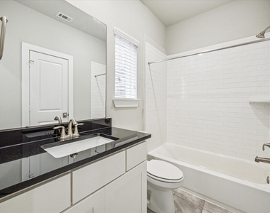 256 W 28th Street - Photo Thumbnail 19