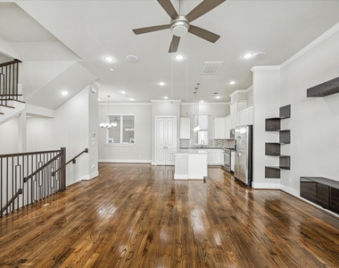 256 W 28th Street - Photo Thumbnail 7