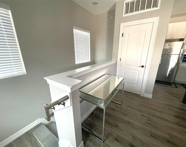 5262 Ella Boulevard - Photo Thumbnail 4