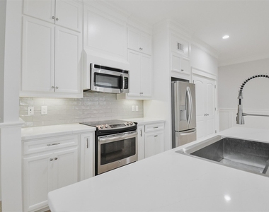 2802 Morrison Street - Photo Thumbnail 5