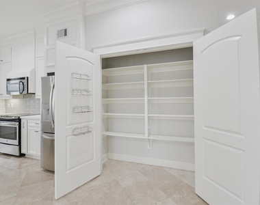2802 Morrison Street - Photo Thumbnail 8