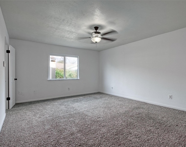 5510 Hickory Forest Drive - Photo Thumbnail 5