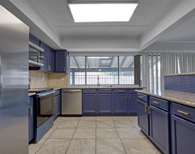 5510 Hickory Forest Drive - Photo Thumbnail 4