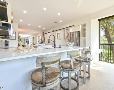 3105 Riviera Drive - Photo Thumbnail 13